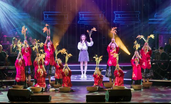 Phạm Thu Hà khóc khi 'Về nhà' Phạm Thu Hà khóc khi 'Về nhà'