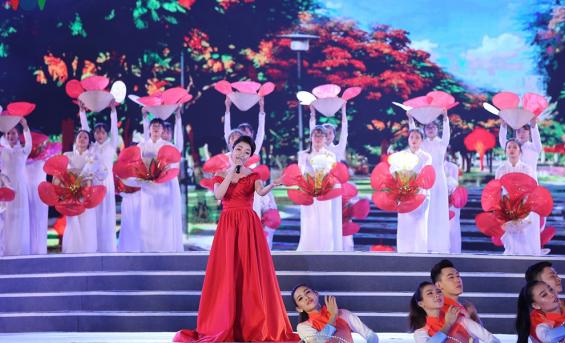 Thủ tướng dự khai mạc Lễ hội Hoa phượng đỏ - Hải Phòng 2019